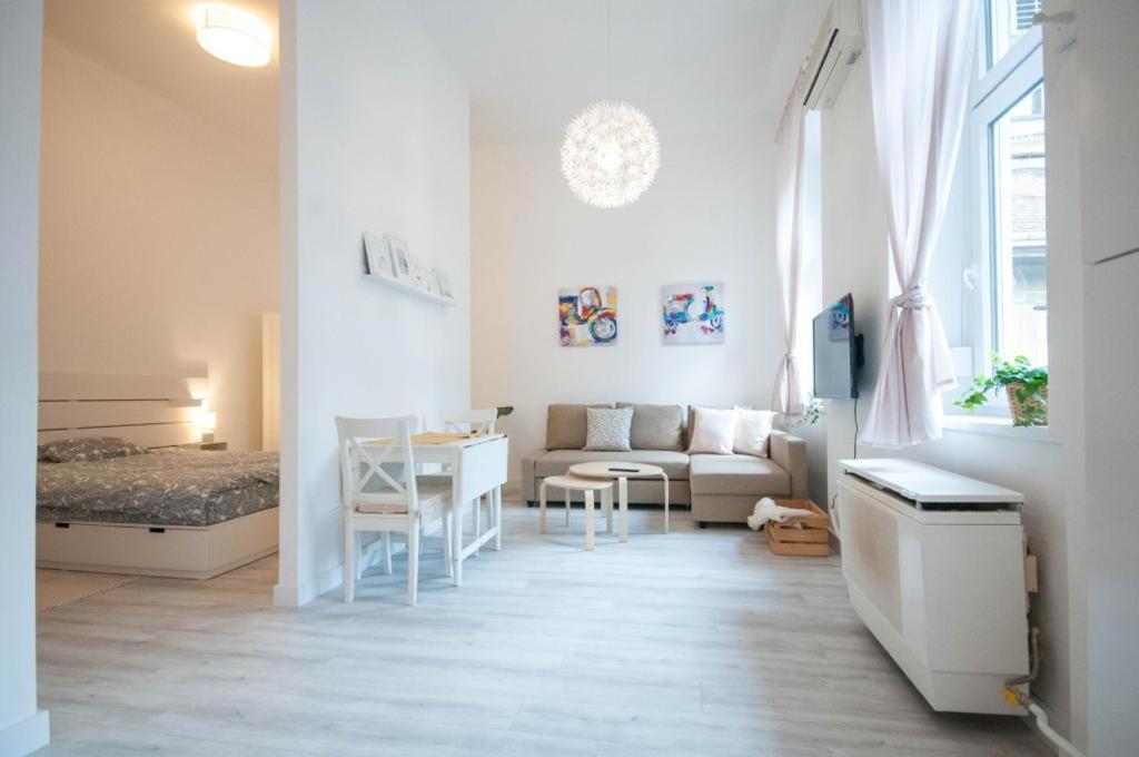 Cs3 Csanyi Apartment Boedapest Buitenkant foto