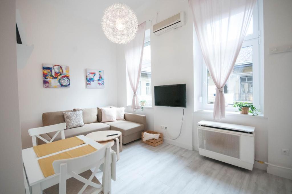 Cs3 Csanyi Apartment Boedapest Buitenkant foto