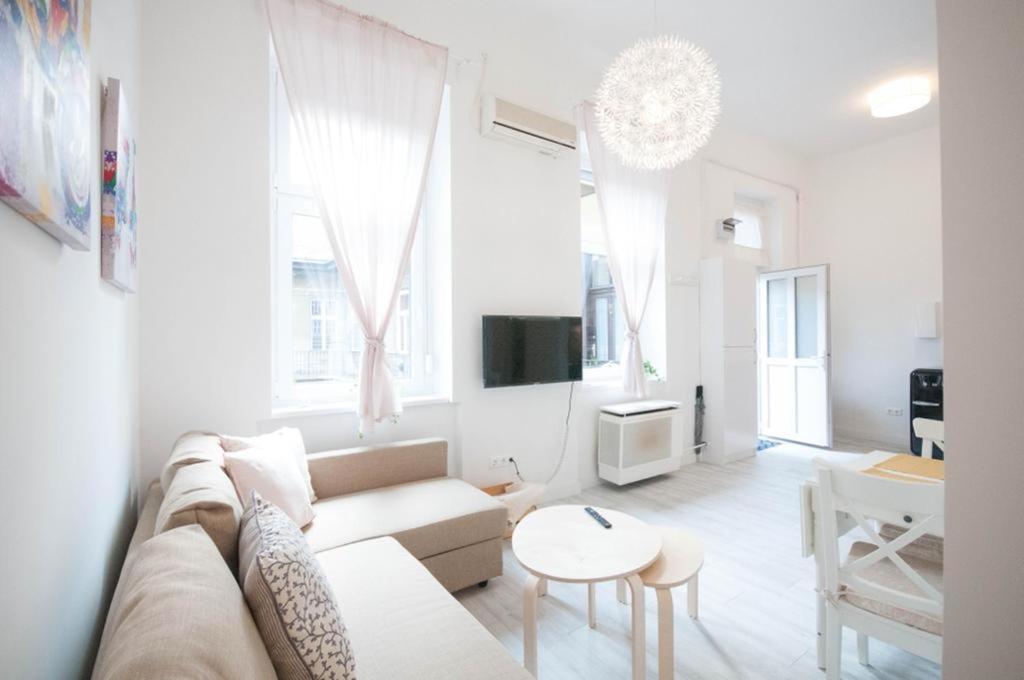 Cs3 Csanyi Apartment Boedapest Buitenkant foto